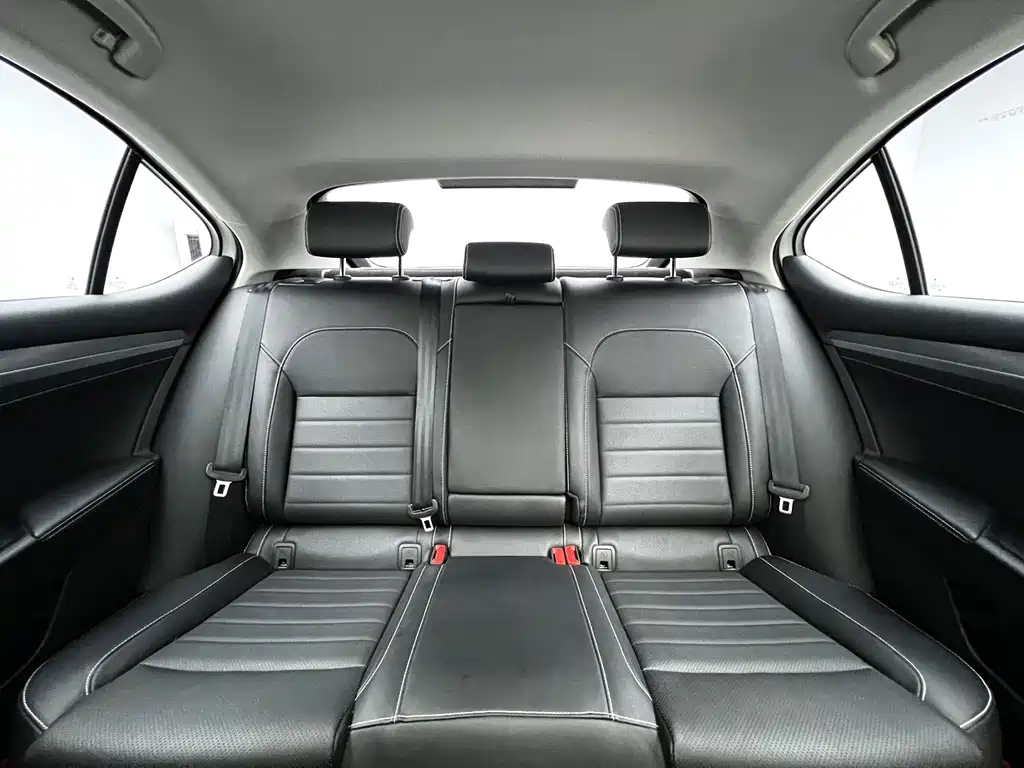 Skoda Superb — миниатюра 7