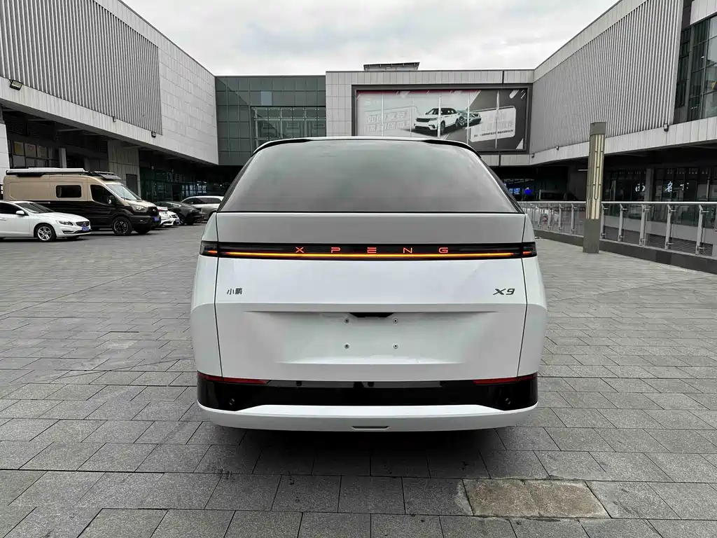 XIAOPENG X9