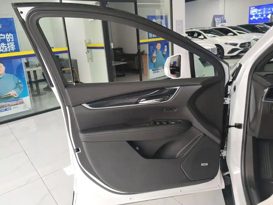 Cadillac XT5 — миниатюра 7