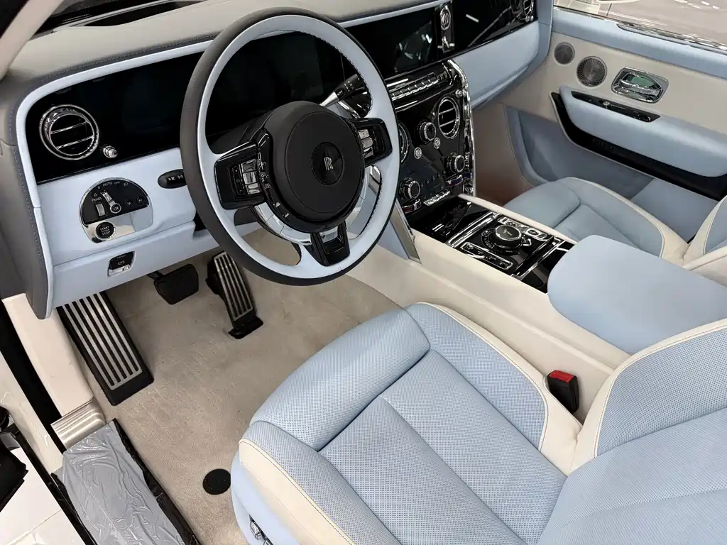 Rolls-Royce Cullinan — миниатюра 8
