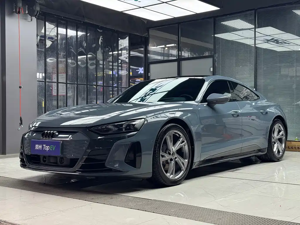 AUDI E TRON GT