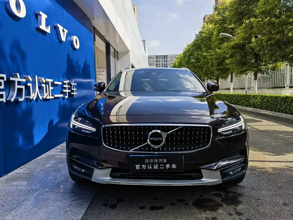 Volvo V90 — миниатюра 2