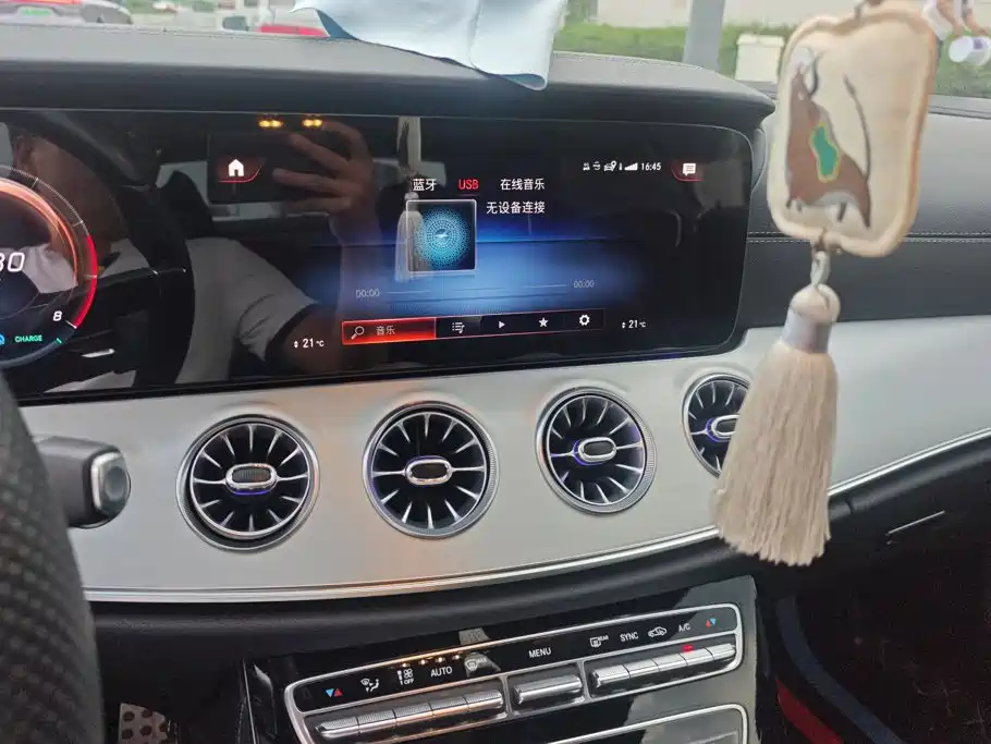 Mercedes-Benz E-Class (Import) — миниатюра 13