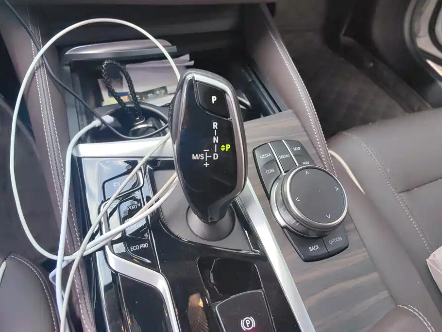 BMW 5 Series — миниатюра 16