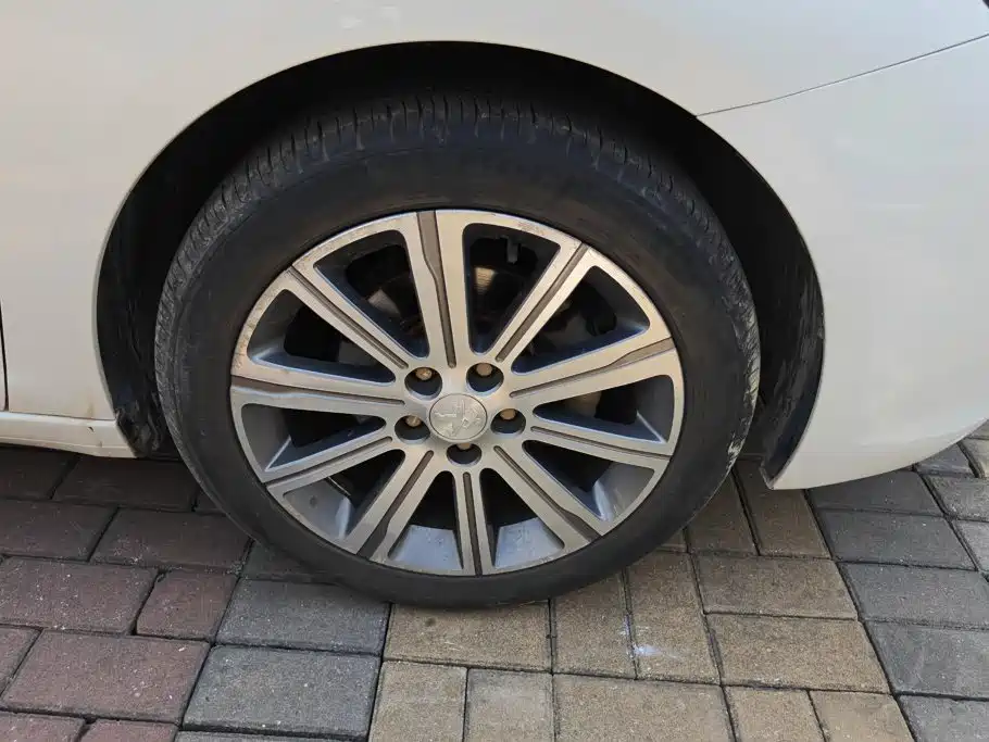 Peugeot 408 — миниатюра 6