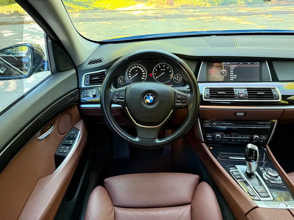 BMW 5 Series GT — миниатюра 7