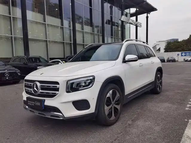 MERCEDES-BENZ GLB