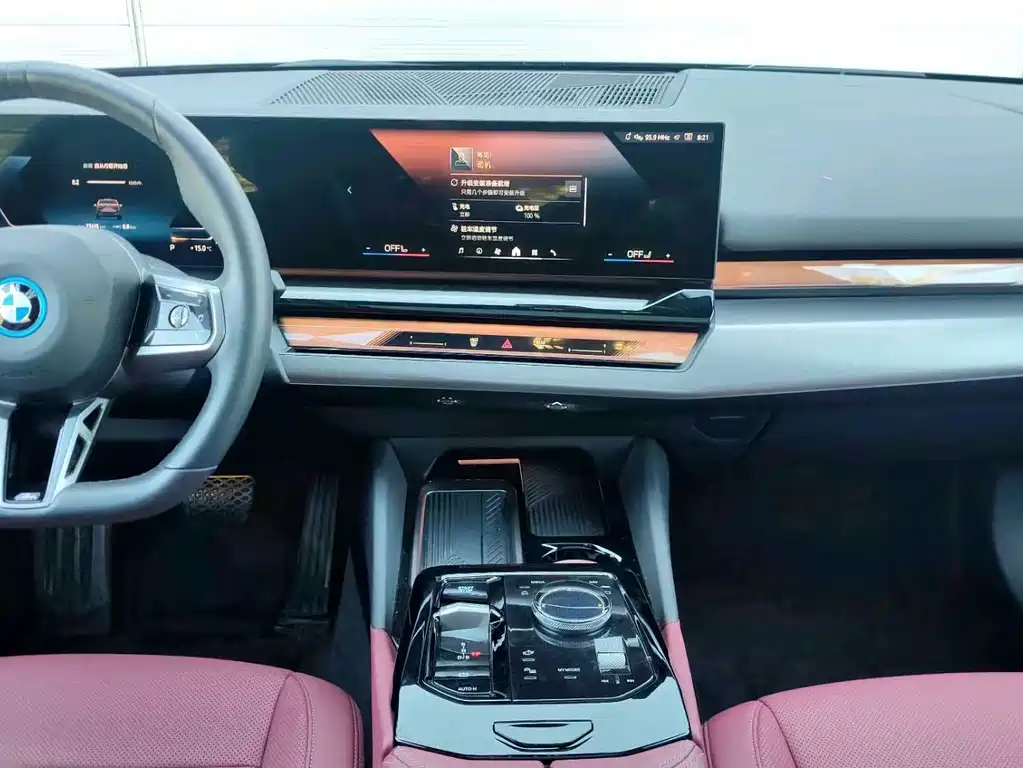 BMW i5 — миниатюра 7