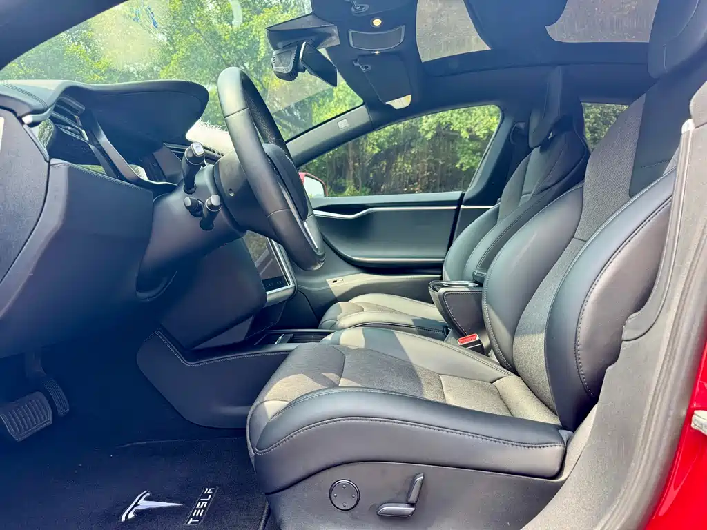 Tesla Model S — миниатюра 7