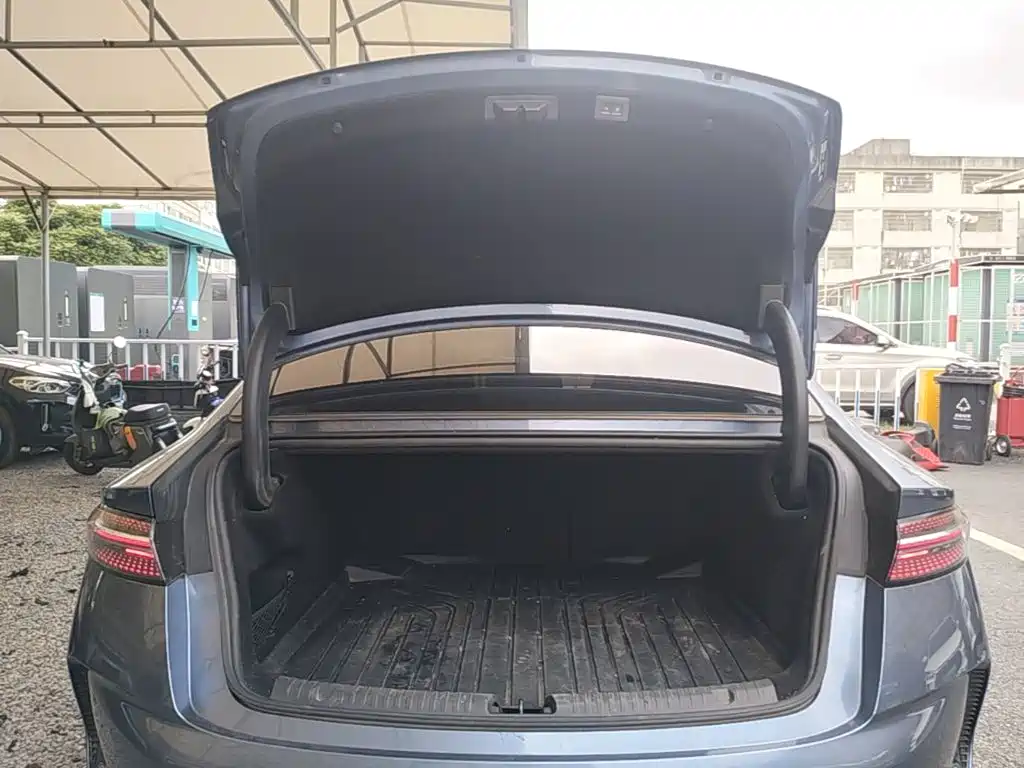 BYD Seal — миниатюра 19