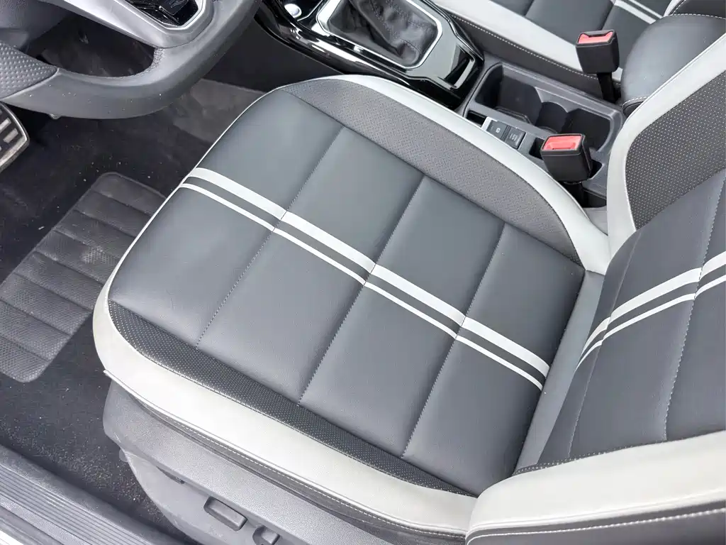 Volkswagen T-Roc — миниатюра 10