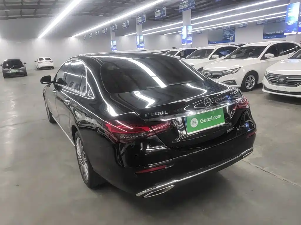 Mercedes-Benz E-Class — миниатюра 5