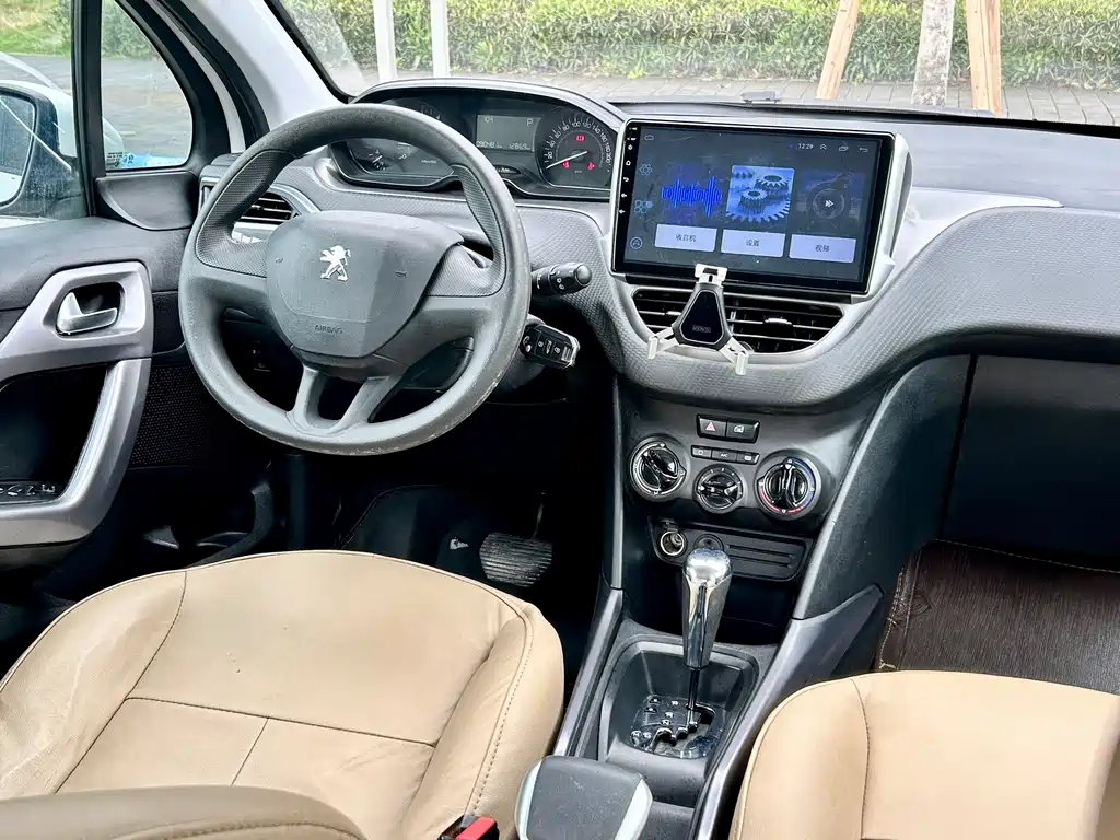 Peugeot 2008 — миниатюра 19