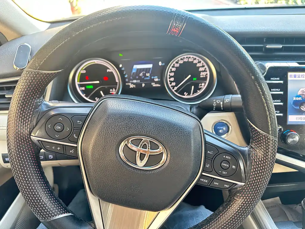 Toyota Camry - фото 12