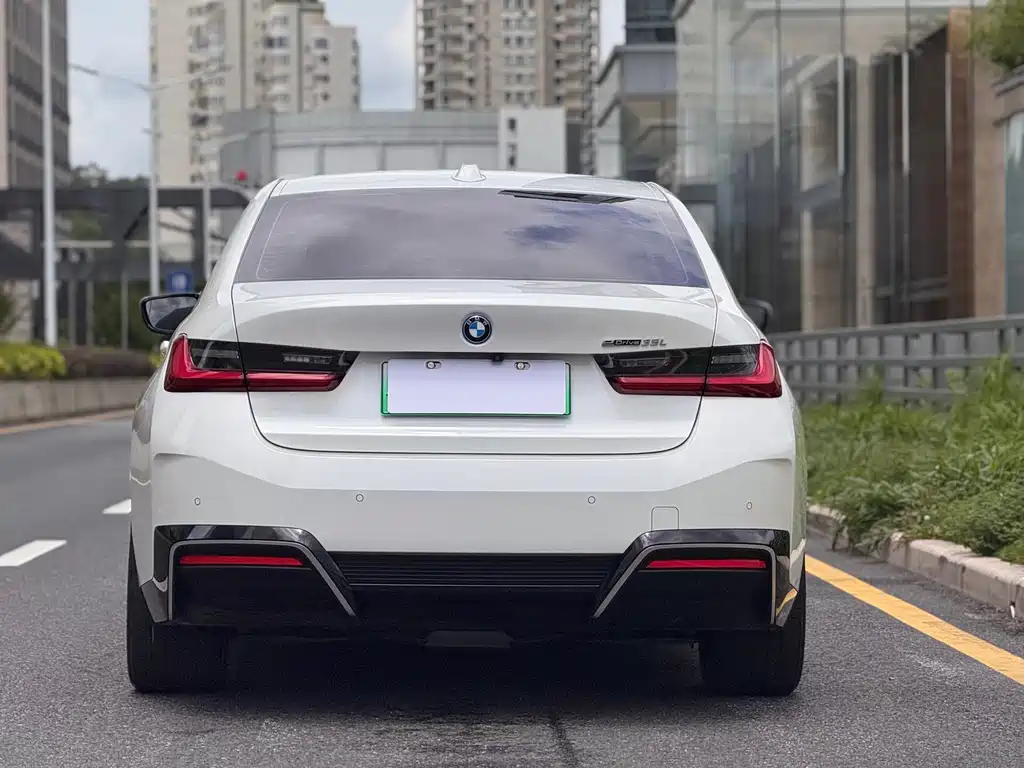 BMW i3 — миниатюра 7