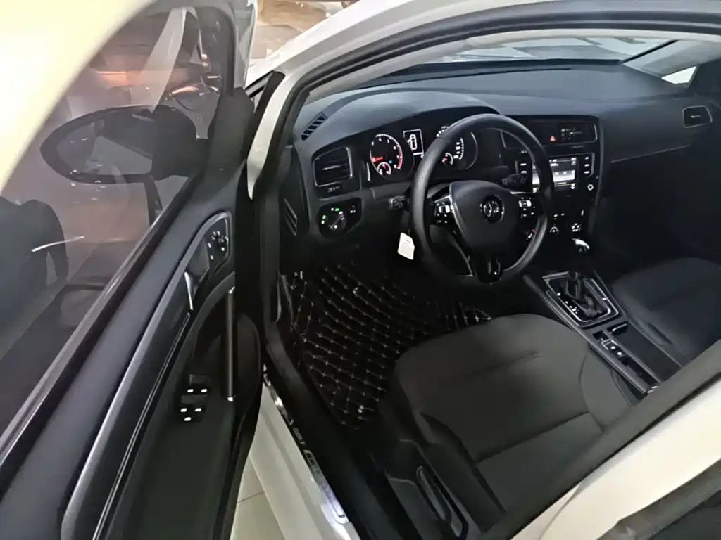 Volkswagen Golf — миниатюра 16