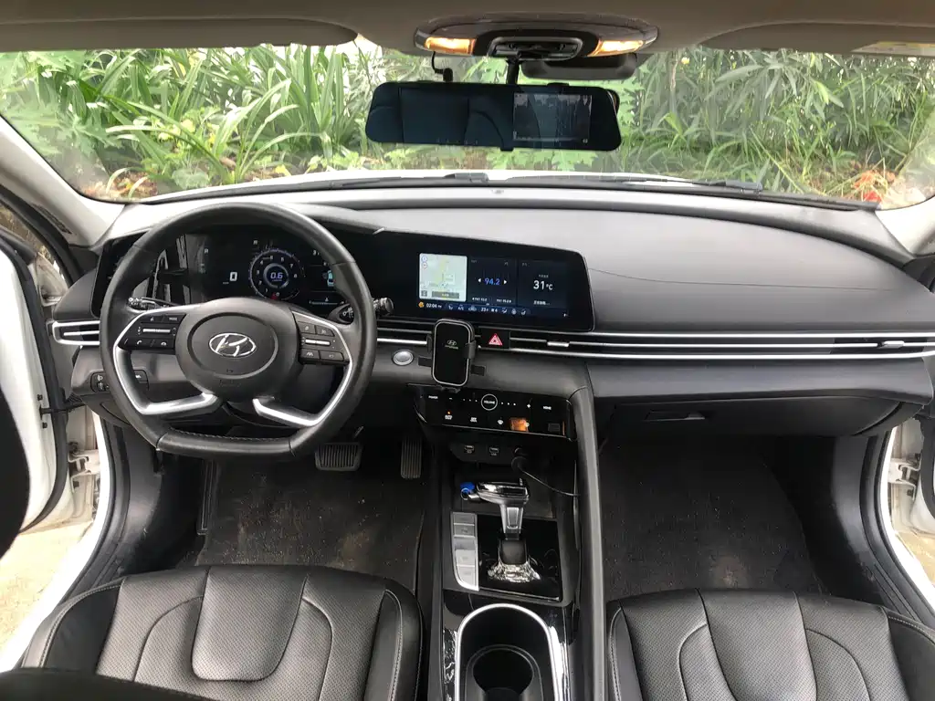 Hyundai Elantra — миниатюра 4