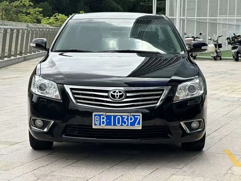 Toyota Camry — миниатюра 2