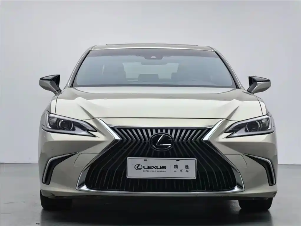 LEXUS  ES