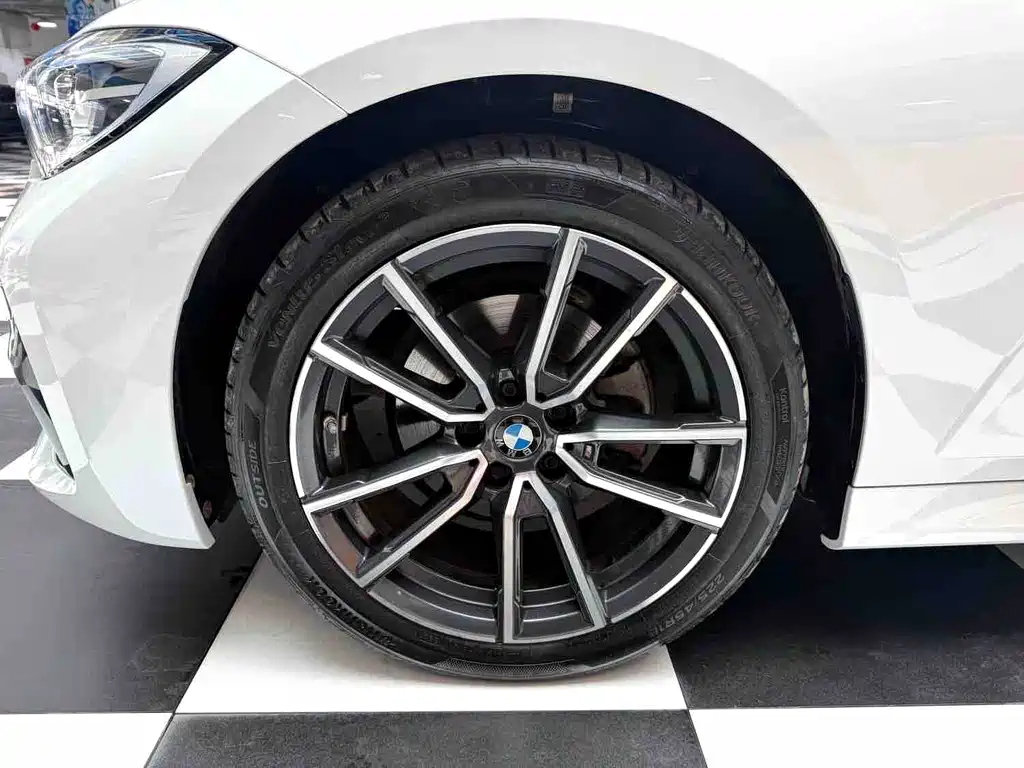 BMW 3 Series — миниатюра 4