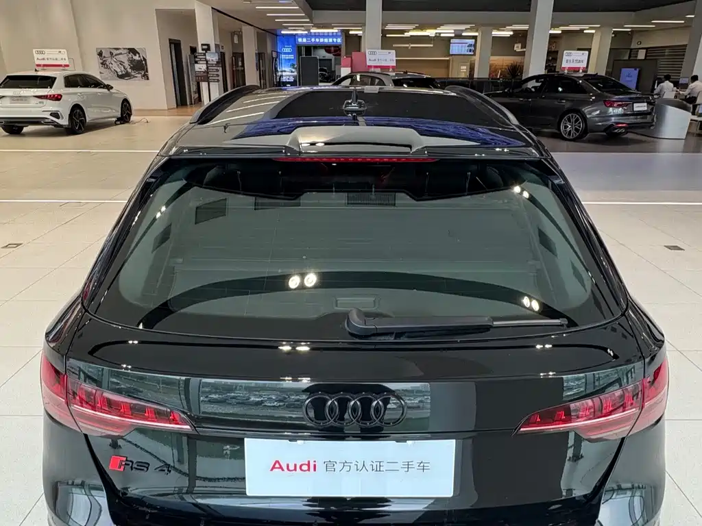 Audi RS 4 — миниатюра 5
