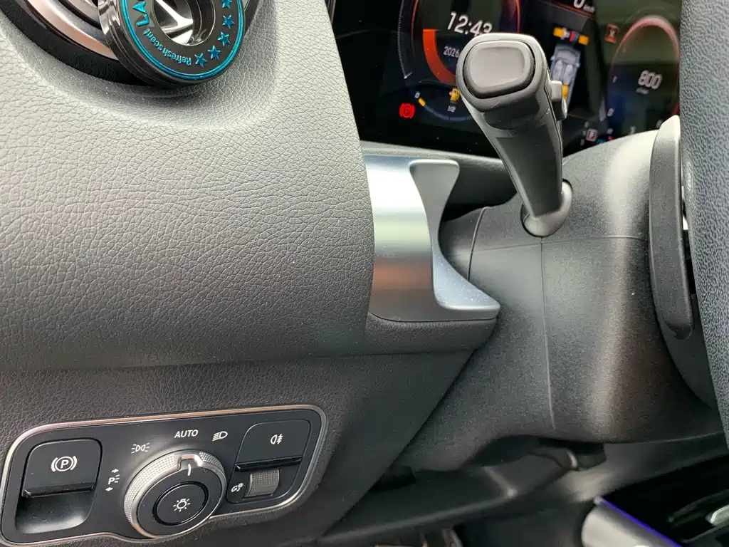 Mercedes-Benz GLB - фото 24