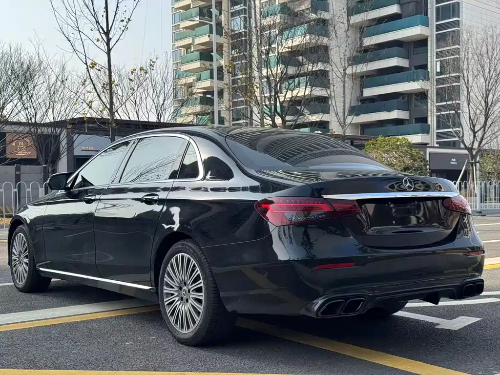 MERCEDES-BENZ E CLASS