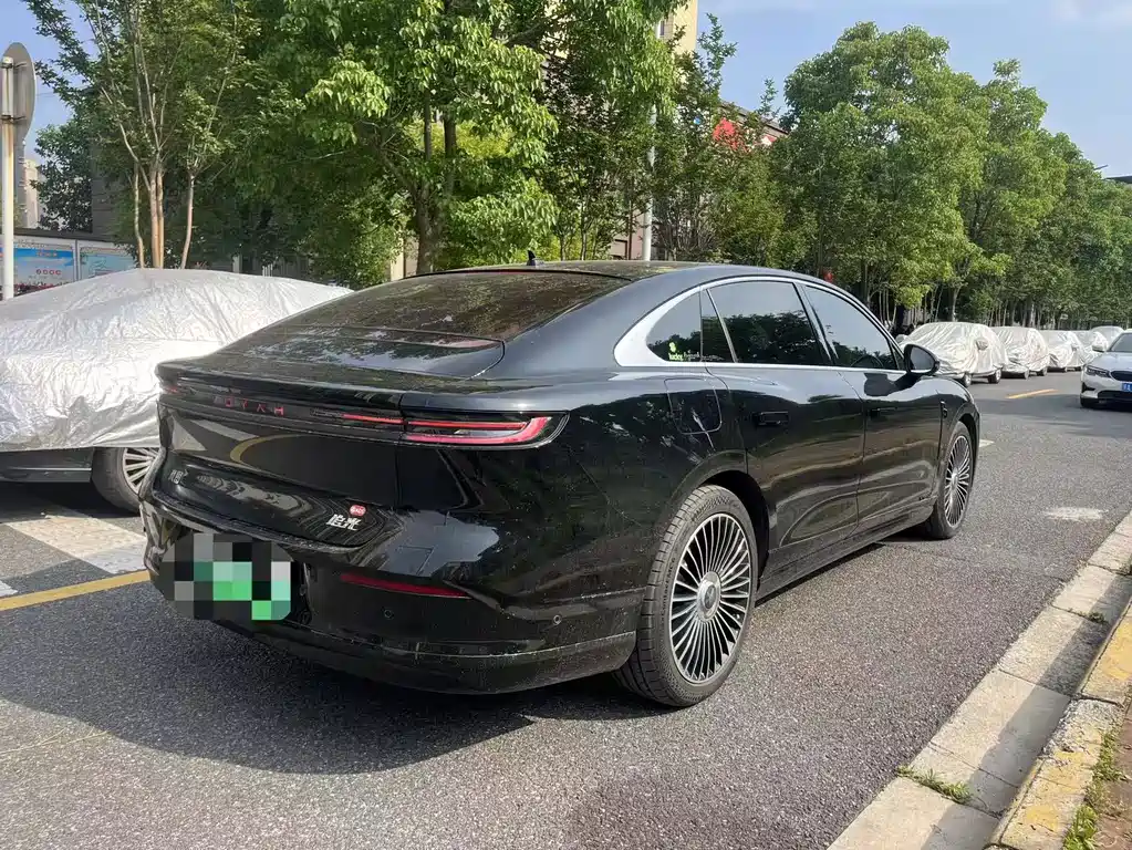 VOYAH Passion L — миниатюра 7