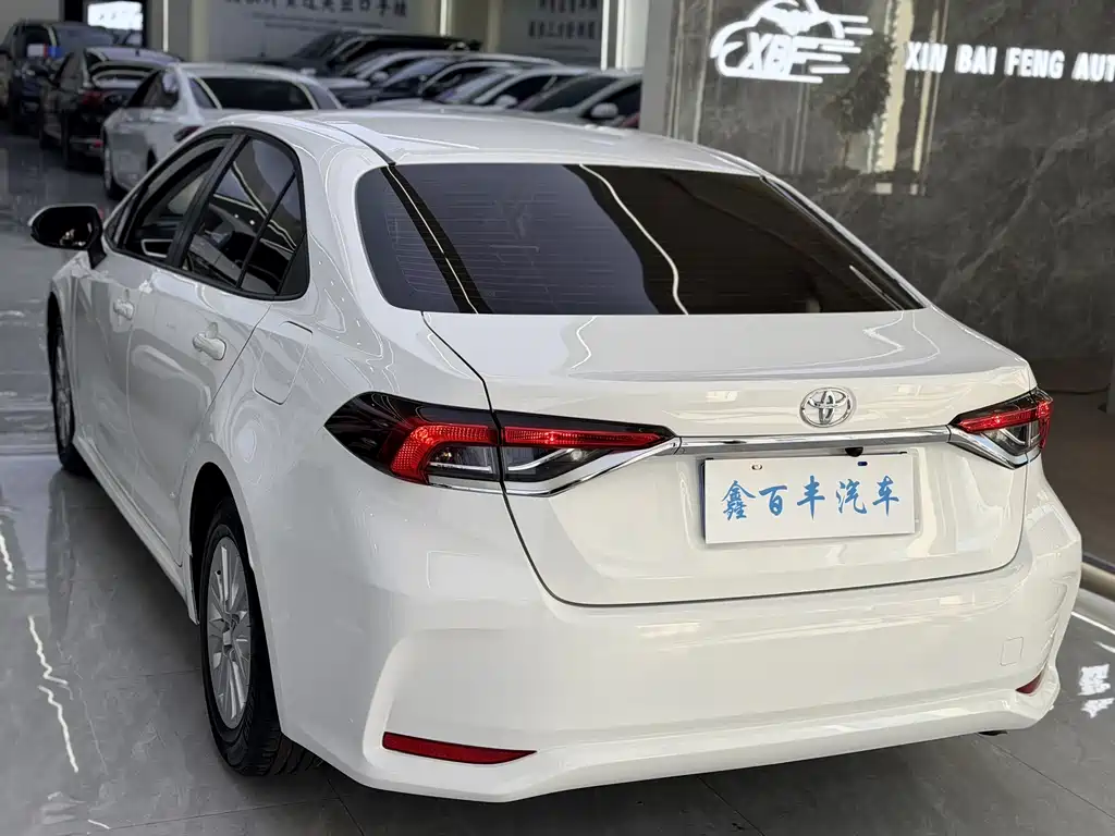 Toyota Corolla — миниатюра 10