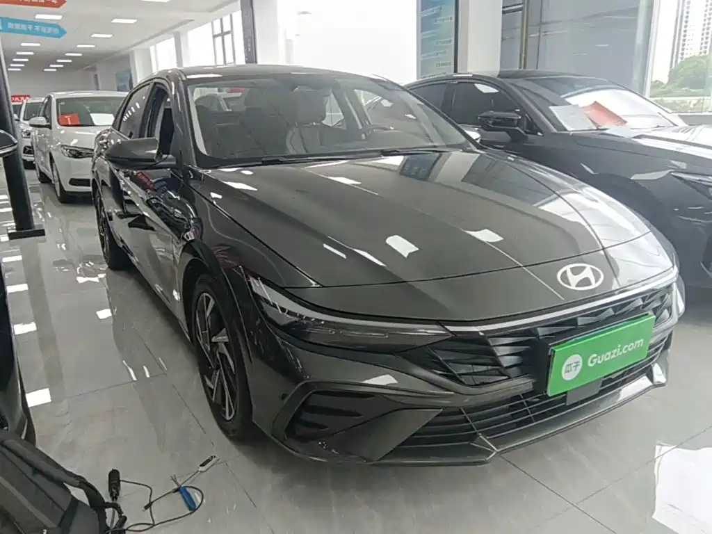 Hyundai Elantra — миниатюра 4
