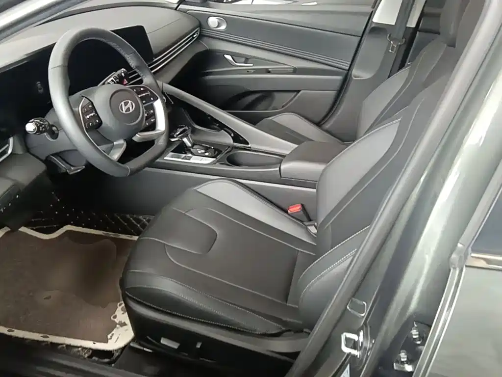 Hyundai Elantra — миниатюра 15