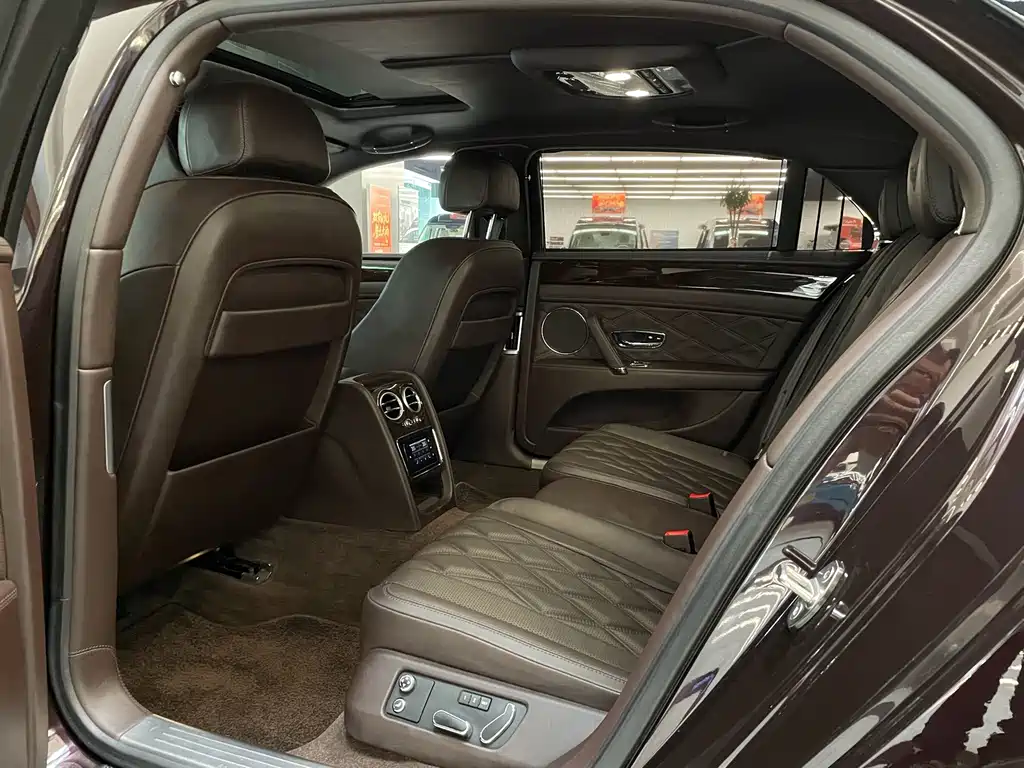 Bentley Flying Spur — миниатюра 15
