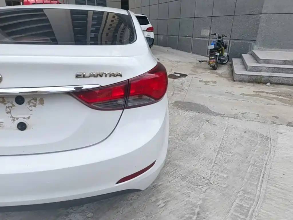 Hyundai Elantra Langdong — миниатюра 8
