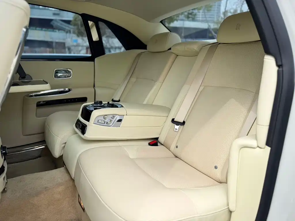Rolls-Royce Ghost — миниатюра 16