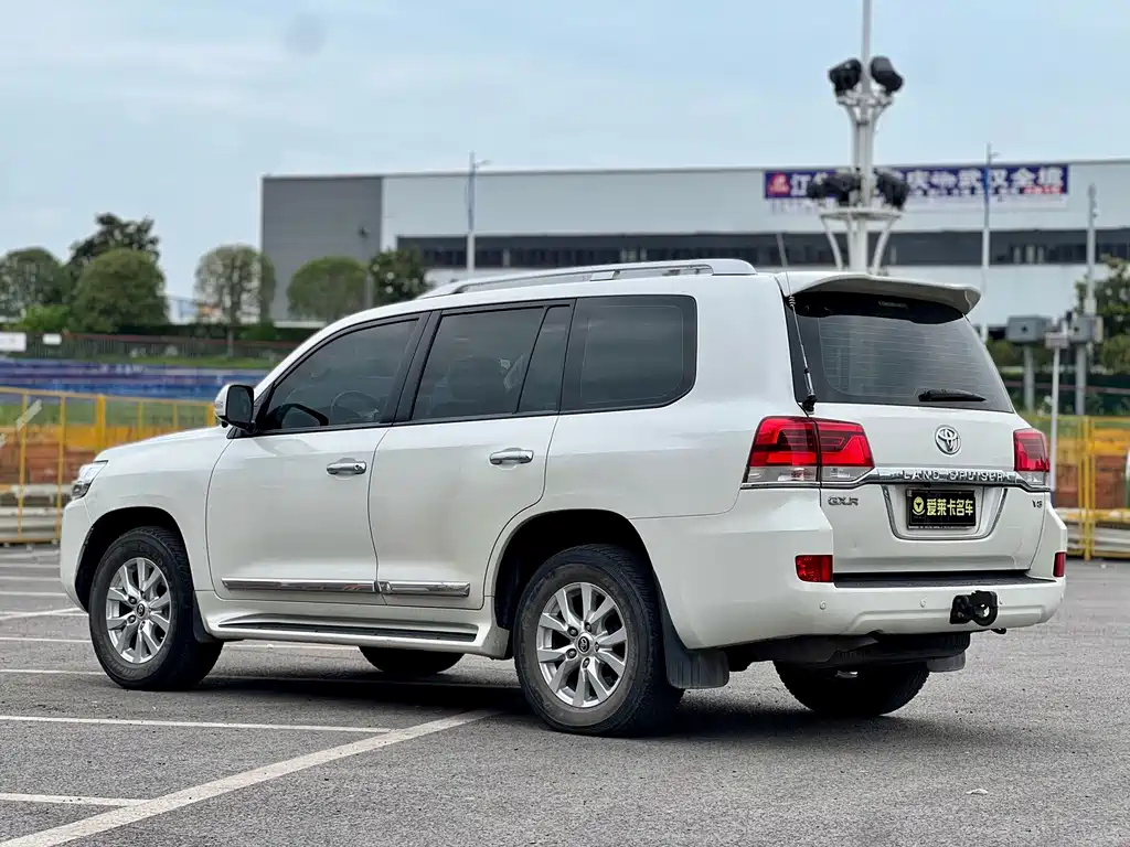 Toyota Land Cruiser — миниатюра 5