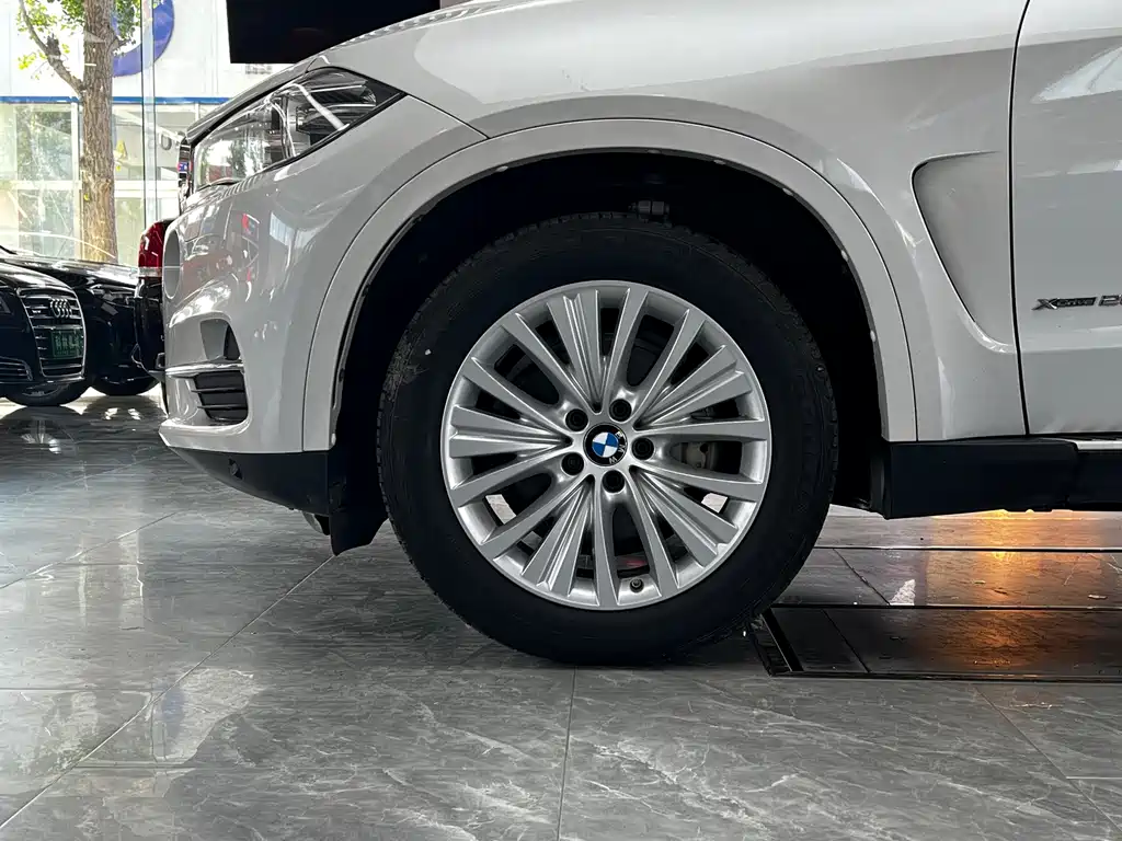 BMW X5 (Import) — миниатюра 8
