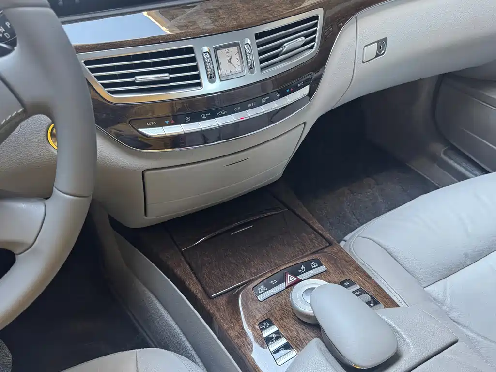 Mercedes-Benz S-Class — миниатюра 12