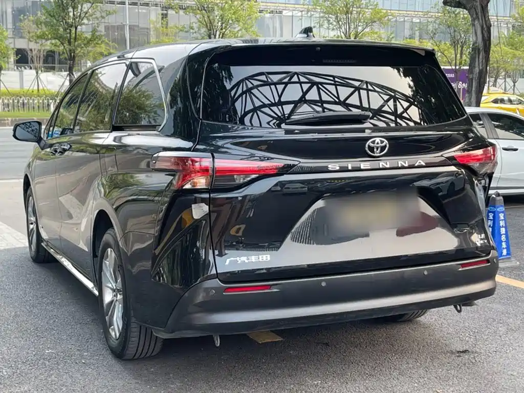 Toyota Sienna — миниатюра 16