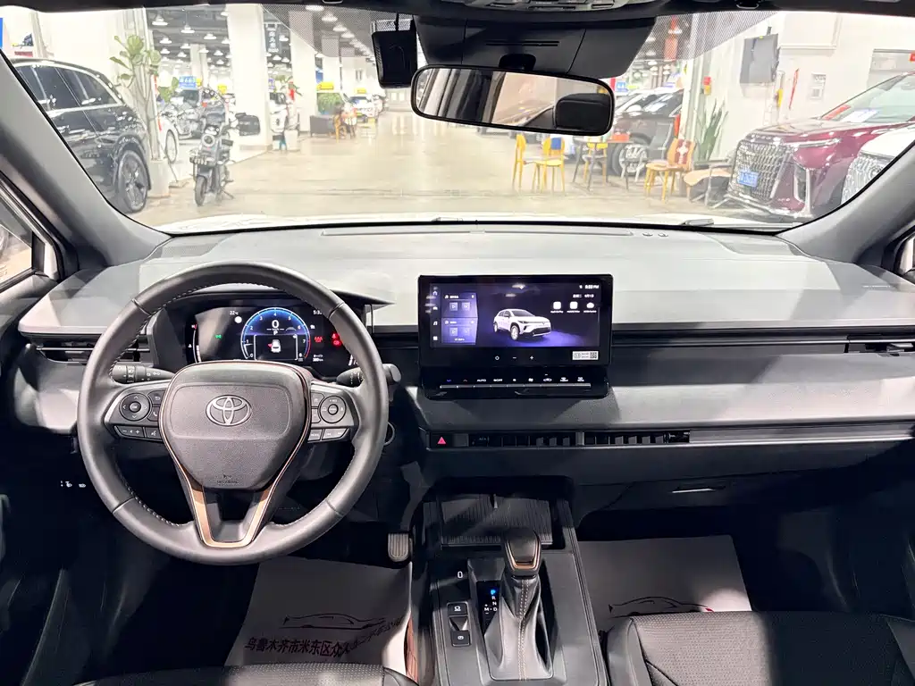 Toyota Corolla Cross — миниатюра 11