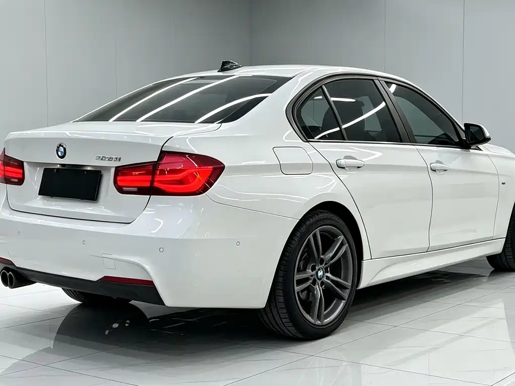 BMW 3 Series — миниатюра 4