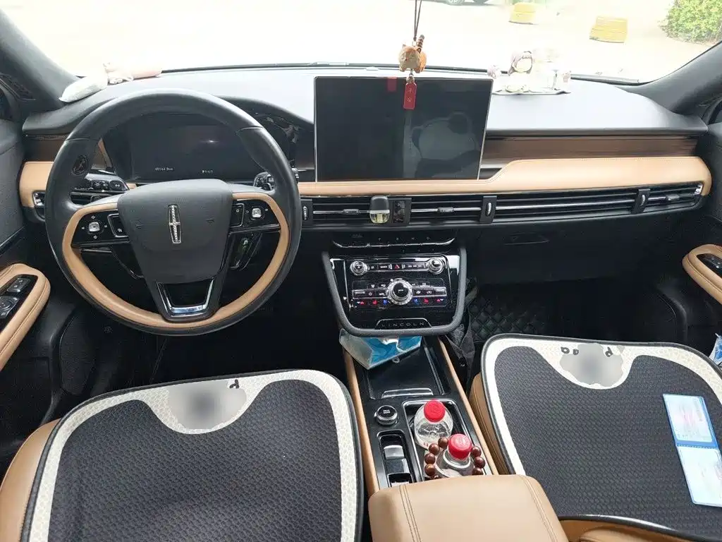 Lincoln Corsair — миниатюра 5