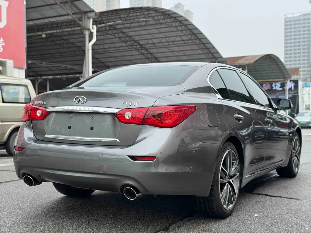 INFINITI Q50L