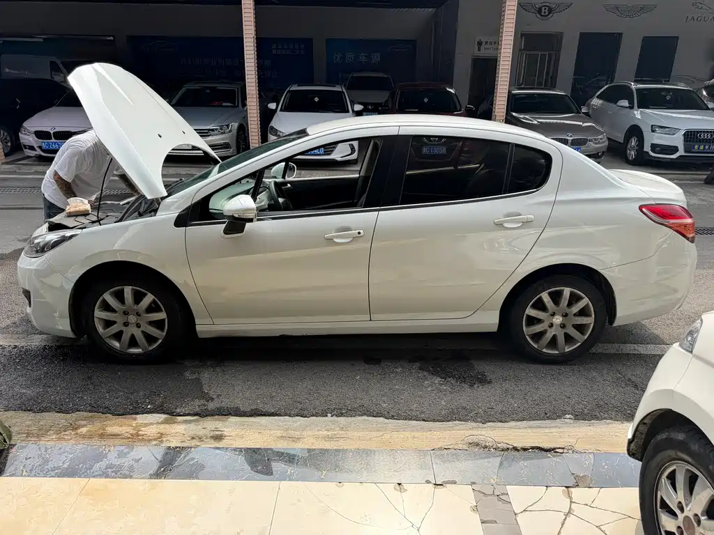 Peugeot 308 — миниатюра 9