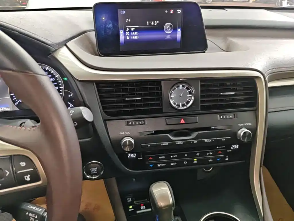 Lexus RX — миниатюра 13