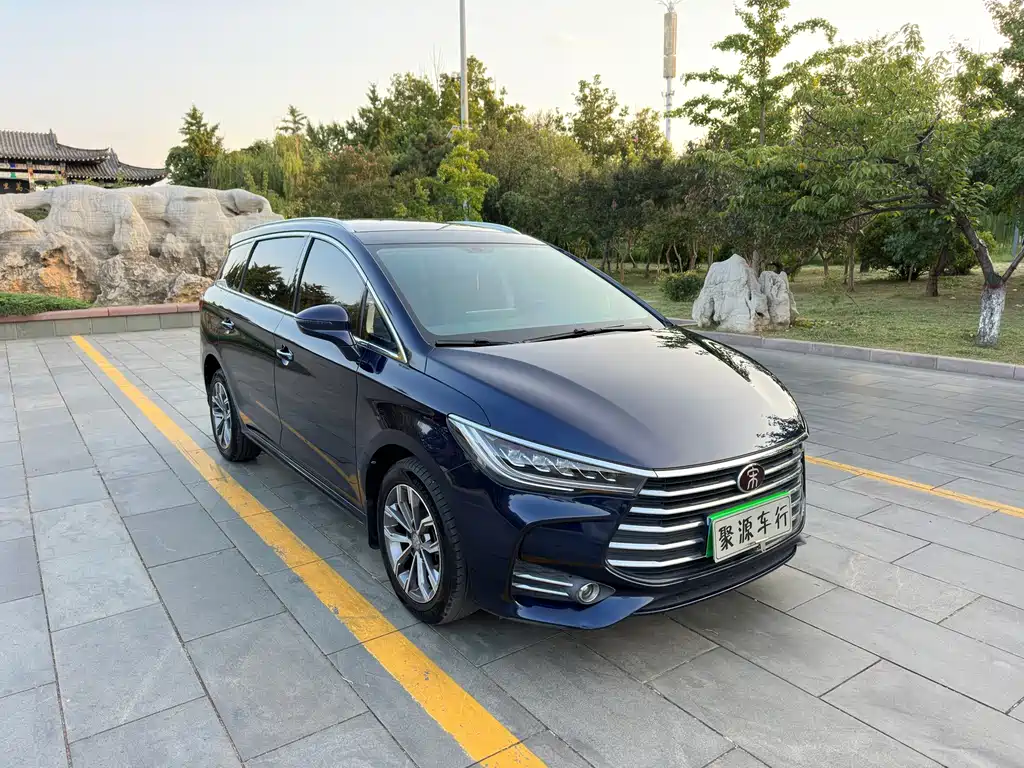 BYD MAX — миниатюра 2