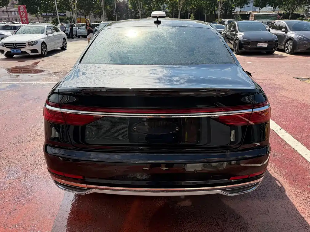 Audi A8 — миниатюра 5