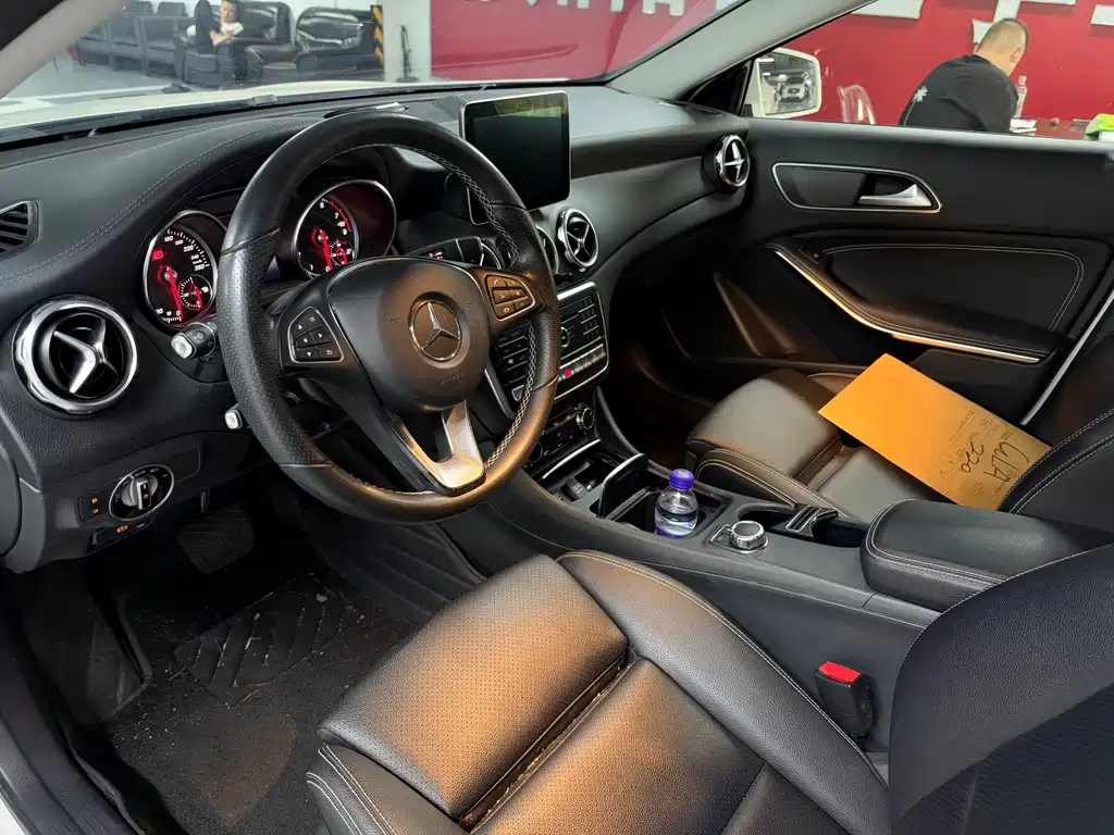 Mercedes-Benz GLA — миниатюра 7