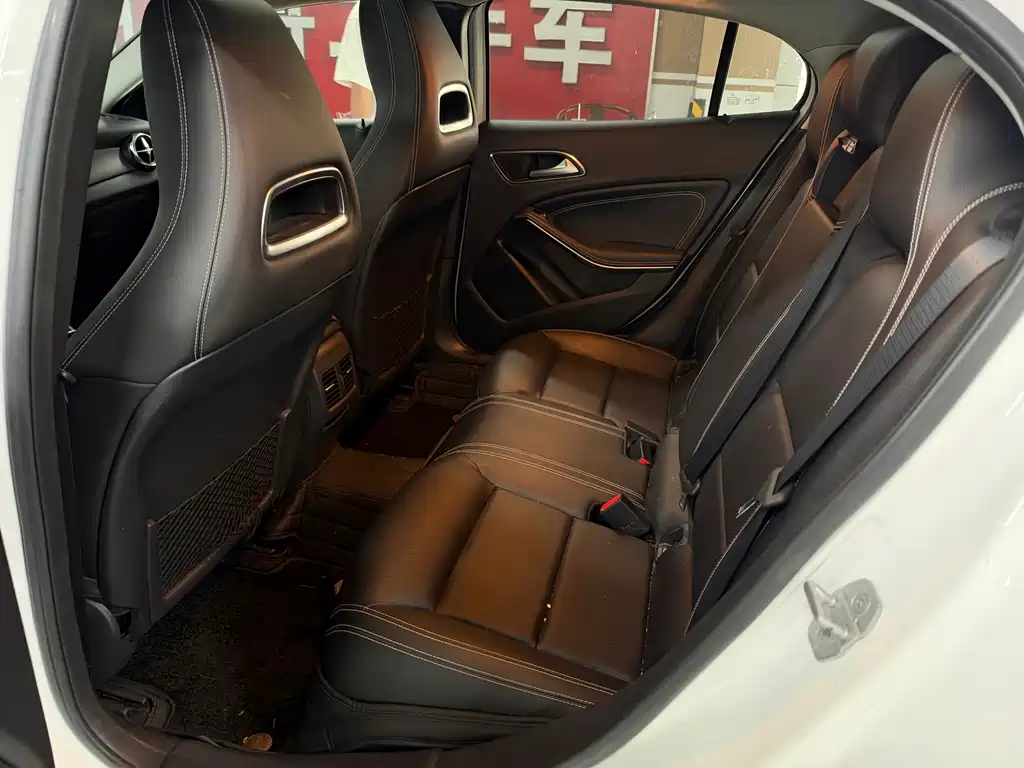 Mercedes-Benz GLA — миниатюра 11