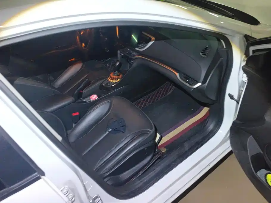 Buick Excelle — миниатюра 8