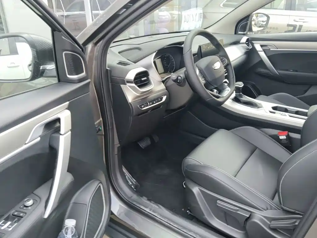 Geely Binyue — миниатюра 16